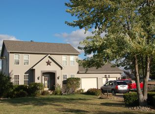 2142 County Rd E, Mahomet, IL 61853
