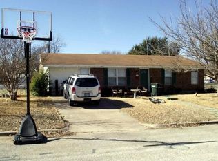 915 S Avenue K, Clifton, TX 76634