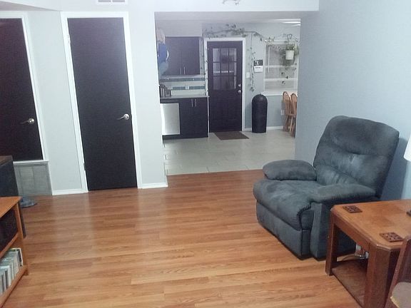 3rd image of 220 Windridge Dr