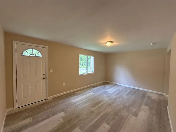 2700 Capitol Dr #2 — Photo 3