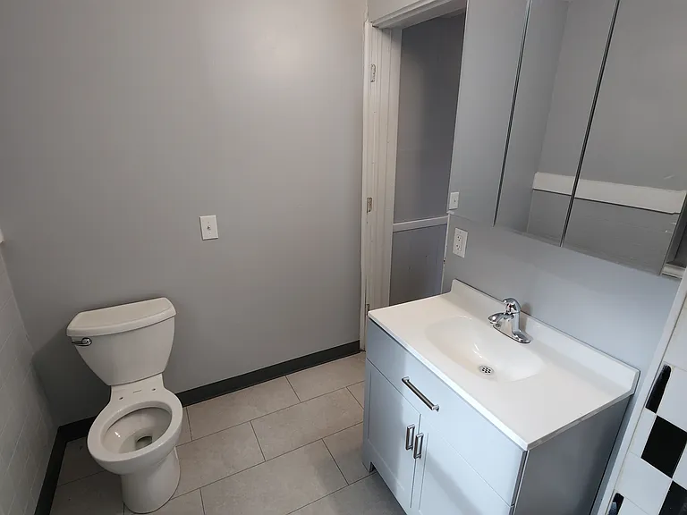 21 West St — Photo 8