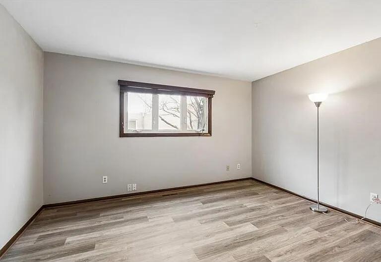 5673 W Bavarian Pass NE — Photo 6