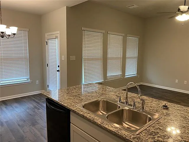 39071 Fairfield Dr — Photo 3