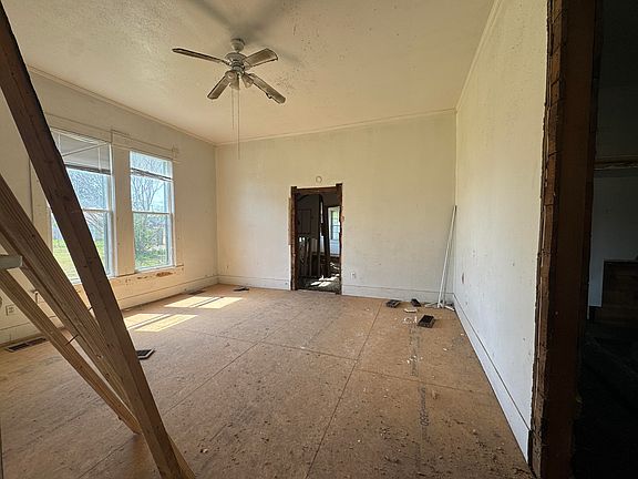 5th image of 709 2nd Ave N