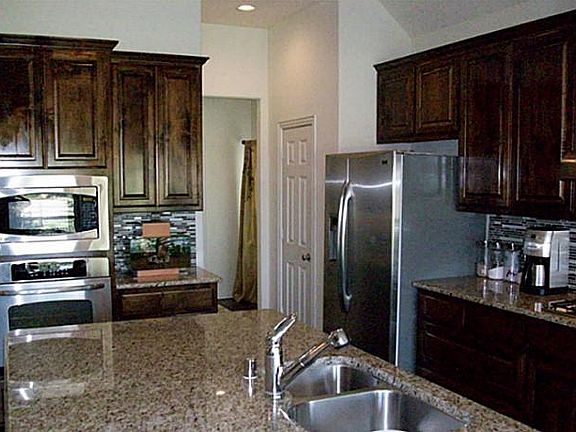 4th image of 1621 Landon Ln