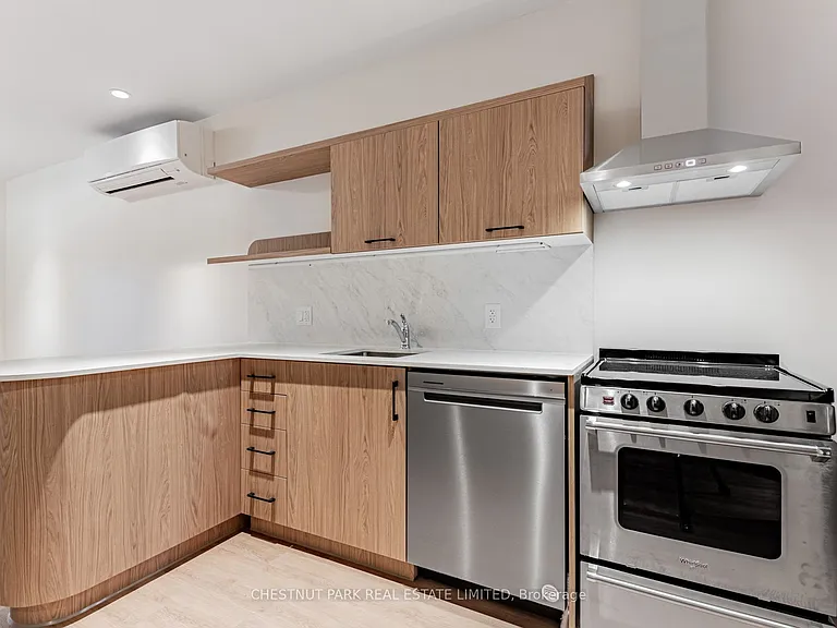 2528 Yonge St #4 — Photo 6