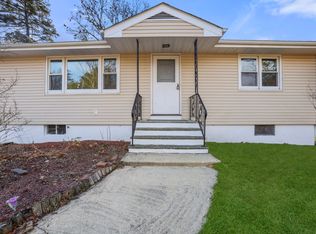 9 Riccis Dr, Jackson, NJ 08527