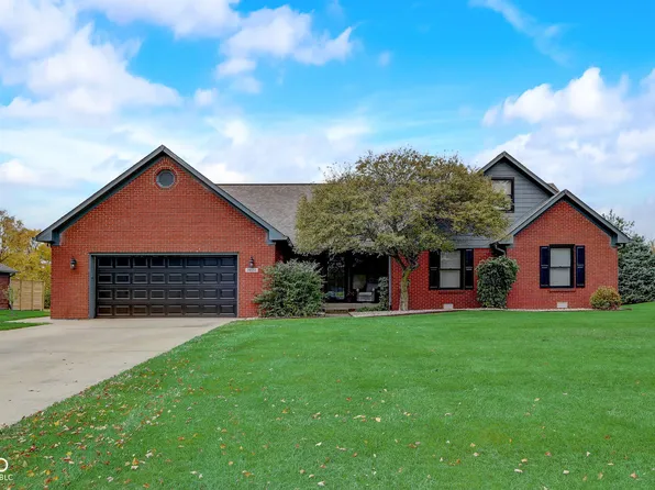 3820 S Stonehaven Ln, New Palestine, IN 46163