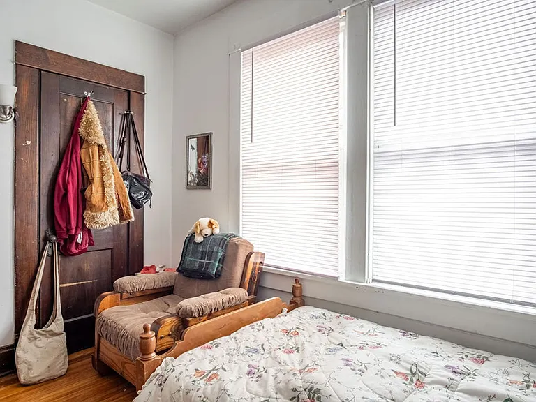 E 13th Ave 240-252 MLR — Photo 15