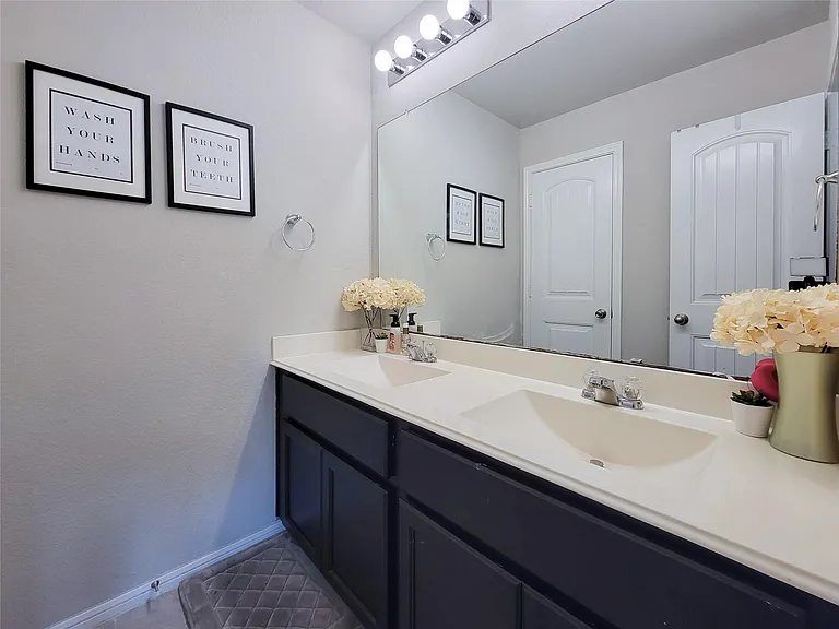 8003 Ecru Ln — Photo 36