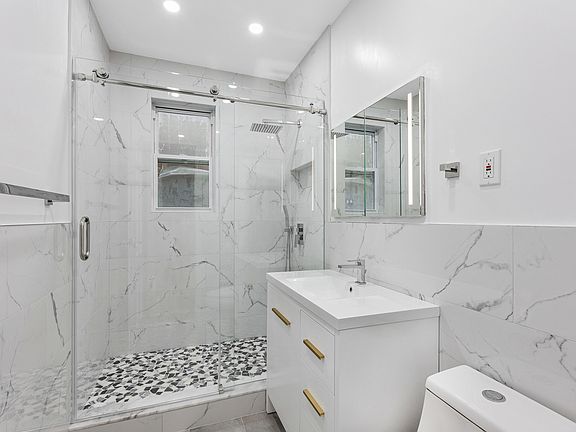 3rd image of 3284 46th St #2
