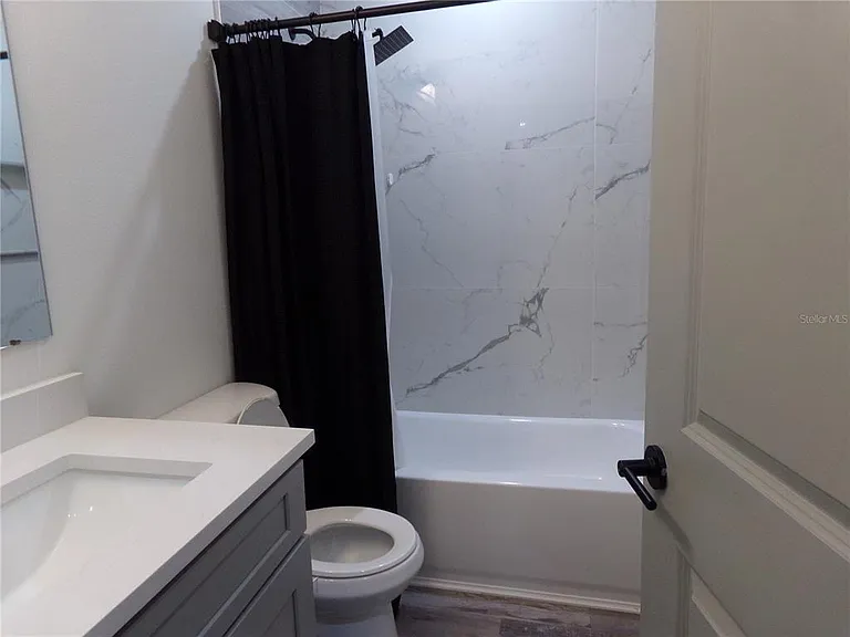 2262 Fernwood St #B — Photo 8