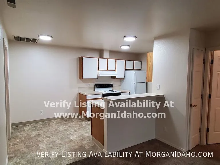 6723 W Overland Rd #101 — Photo 5