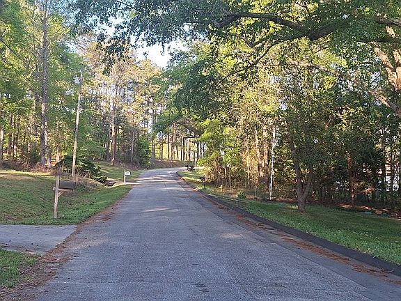 4th image of 5875 Green Hill Dr