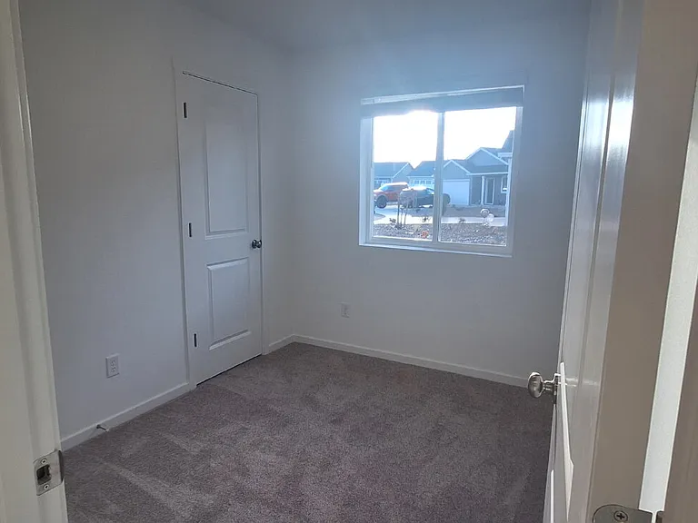 1349 NE Cobbleridge Loop — Photo 14