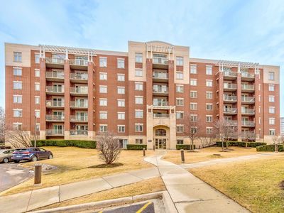 8711 W Bryn Mawr Ave APT 501, Chicago, IL, 60631
