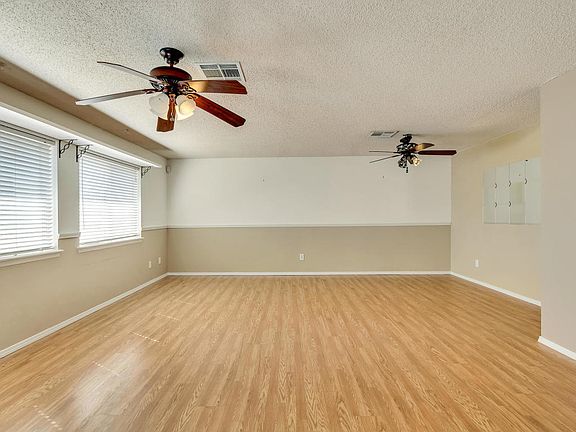 5th image of 1805 Fairway Cir