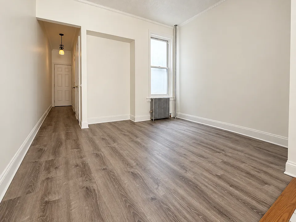 363 Stockholm St #2LR