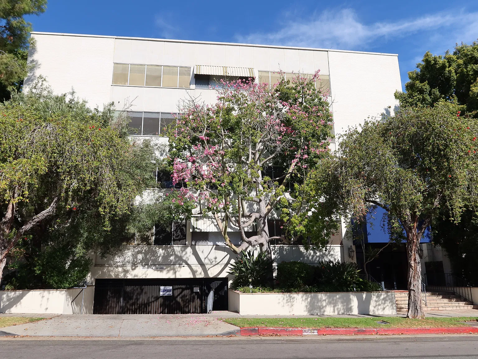 1 bed, 800 sqft, $2,495 — Photo 1
