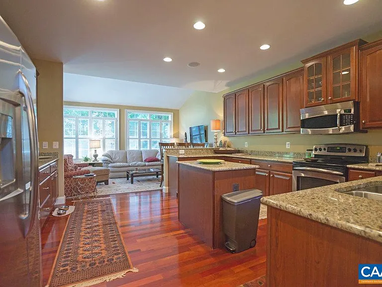 836 Colridge Dr — Photo 7