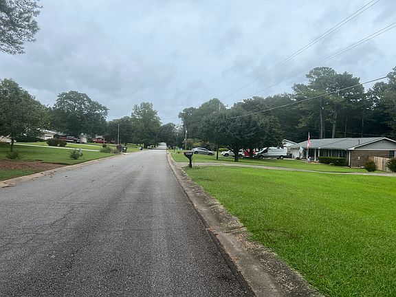 5th image of 2045 Forest Dr