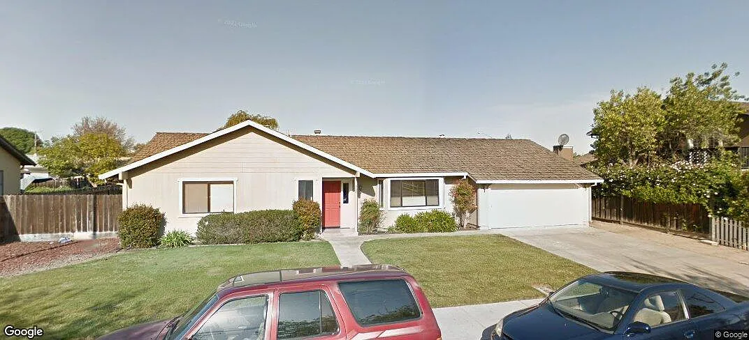 930 Powell St photo 1