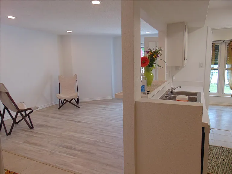 3220 69th St #G1 — Photo 6