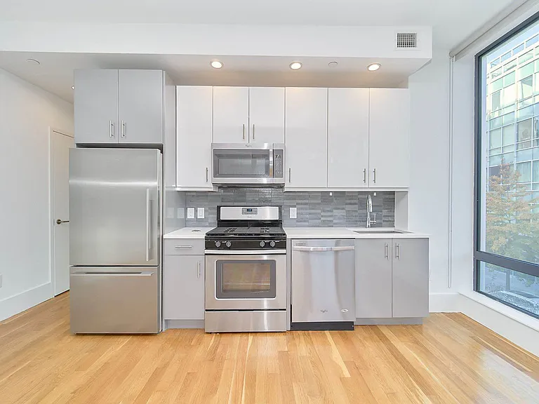 531 Myrtle Ave #3H — Photo 2
