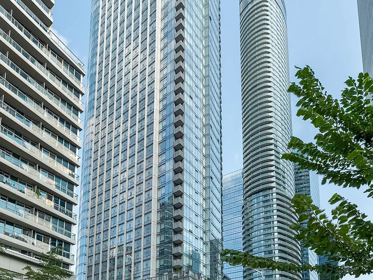 10 York St #6210 — Photo 47