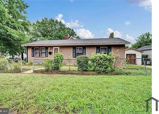 7 bed, 2112 sqft, $7,550 — Photo 1