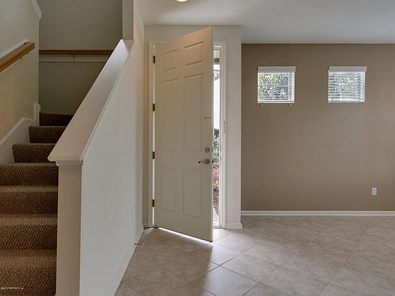 3rd image of 3921 Buckthorne Dr