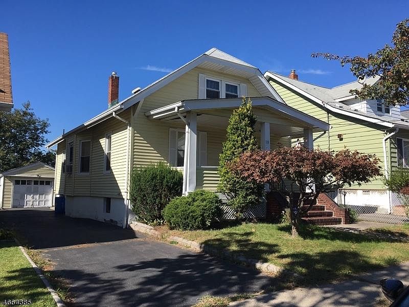 2nd image of 18 Byron Pl