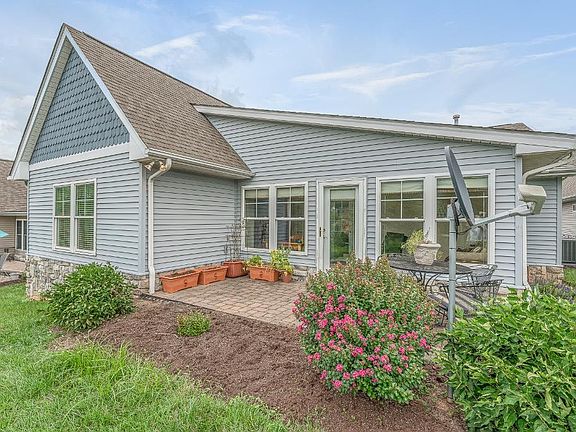 3rd image of 8116 Golden Oak Ln