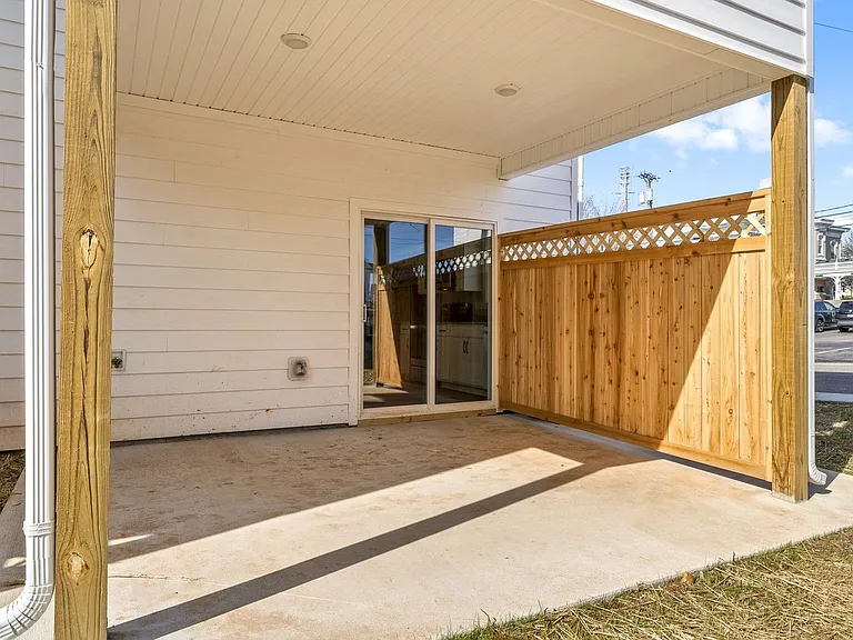 106 Cooper Pl — Photo 31
