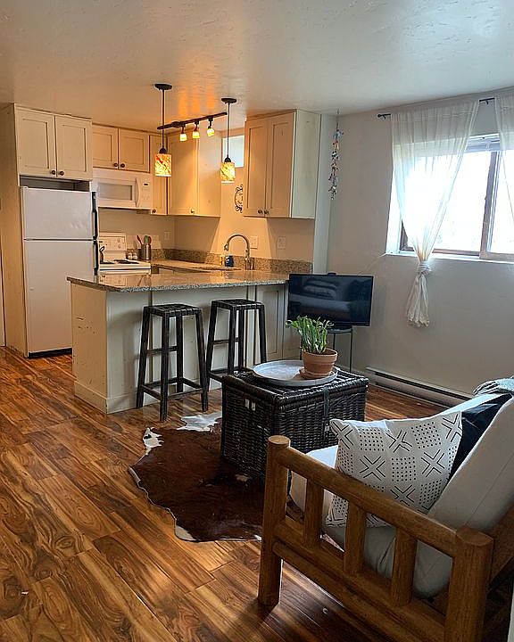 1st image of 259 6th St #205