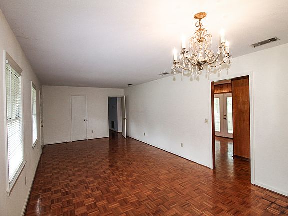 4th image of 205 S Edgewood Dr