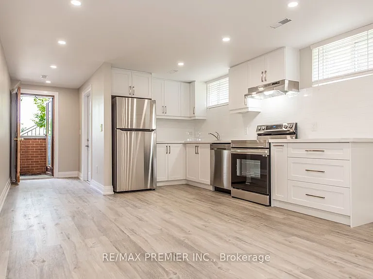 569 Roding St #BASEMENT — Photo 18