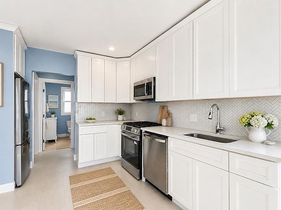 4th image of 233 E Juniper Ave #1