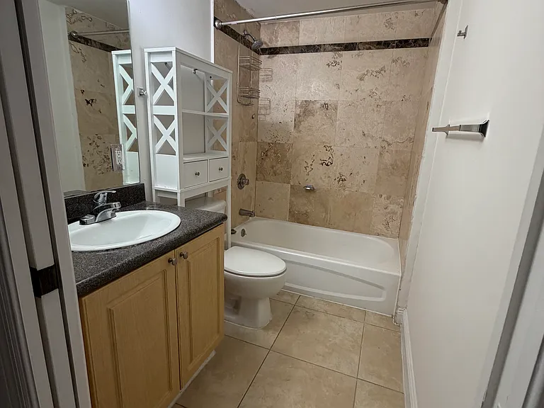 2532 SW 19th Ave #309 — Photo 16