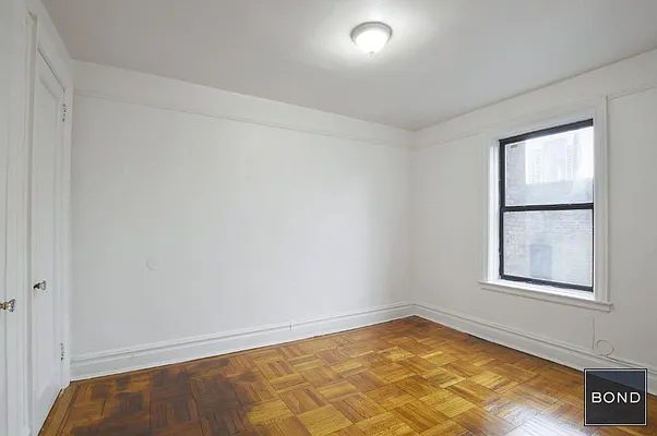 Rented by Bond New York | media 19