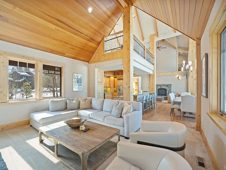 9353 Heartwood Dr — Photo 4