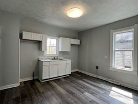 4th image of 3119 W 68th St Unit 1