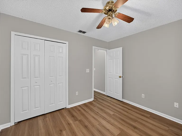 9256 Dale View Ln W — Photo 25