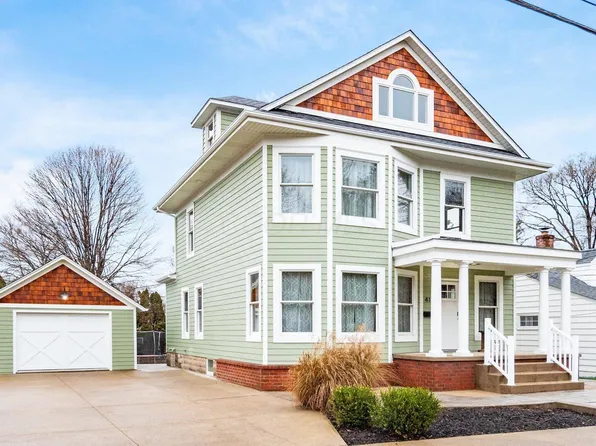 414 E College St, Granville, OH 43023