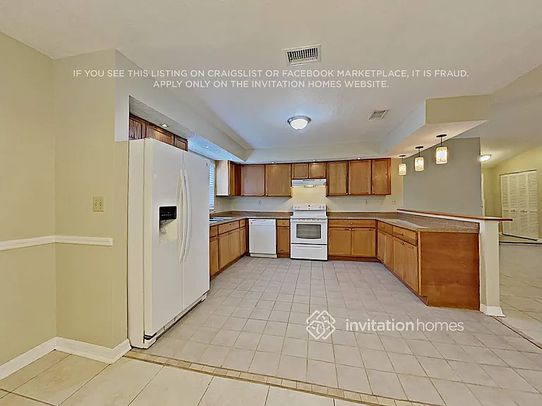 330 Woods Lake Dr — Photo 6