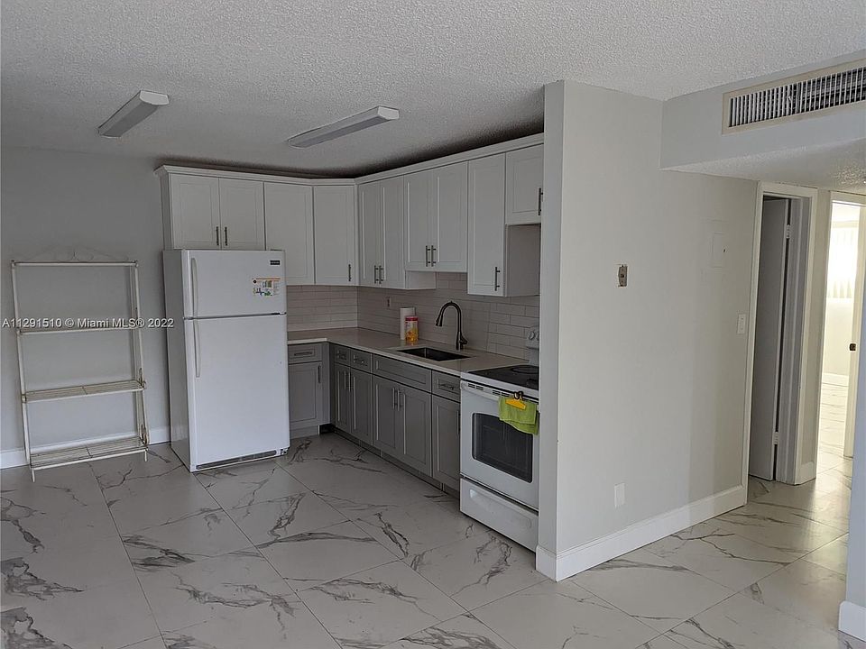 1st image of 6201 SW 37th St APT 203