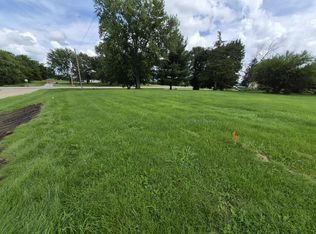 505 7th St, Andover, IL 61233