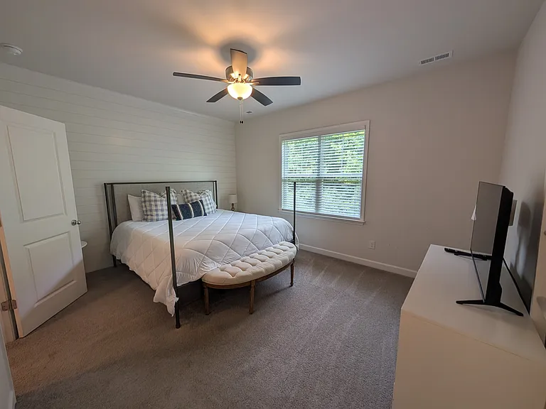 200 Bridge Point Dr — Photo 7