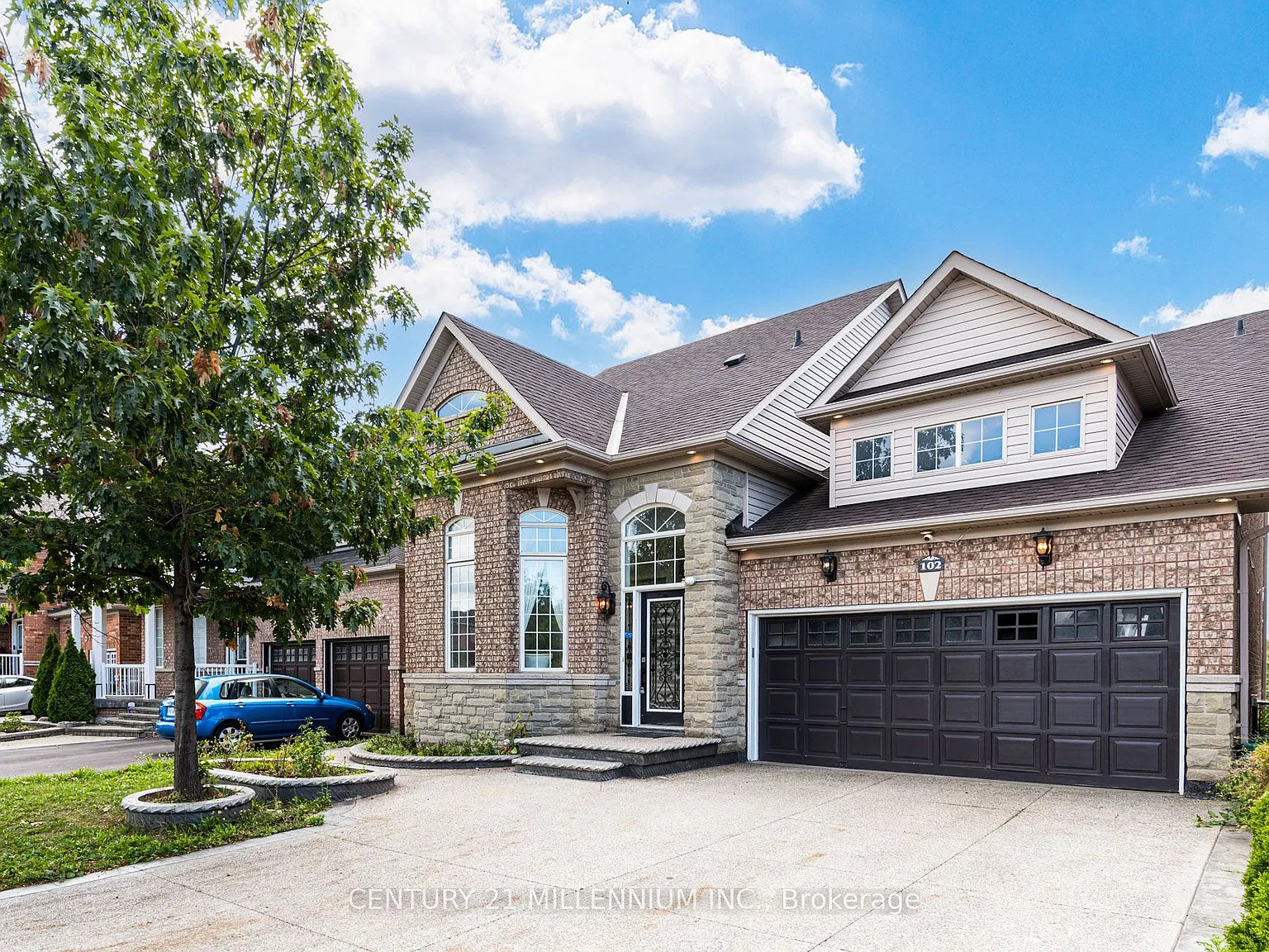 4 bed, $3,200 — Photo 1