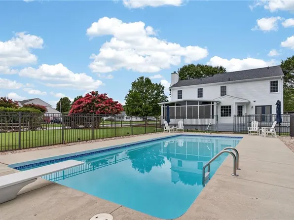 200 Winchester Pl, Smithfield, VA 23430